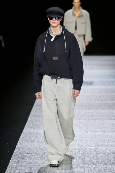 Look 19
